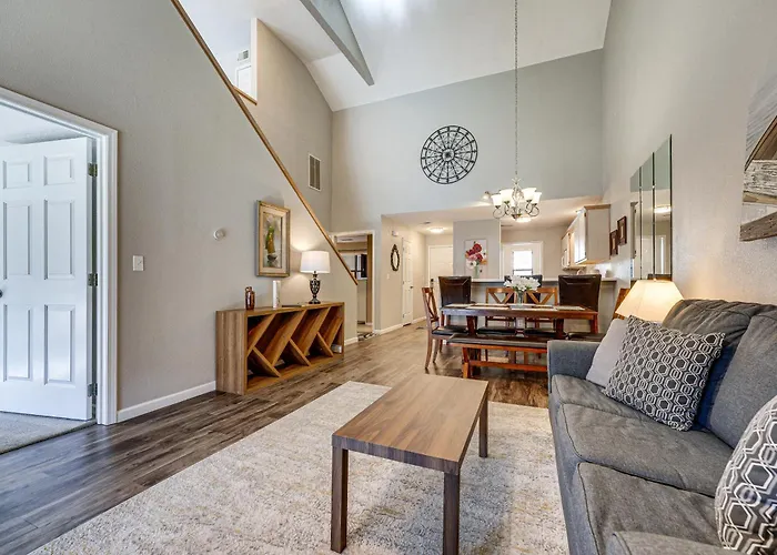 Lakefront Branson Penthouse With Resort Amenities!
